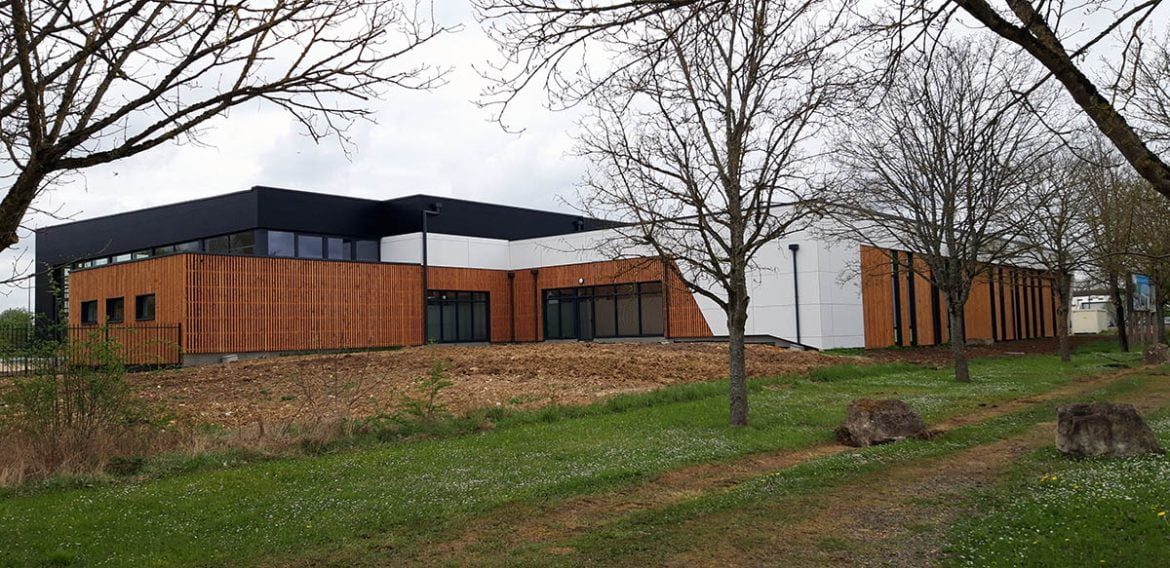 RESOPLAN - PISCINE CHALETTE SUR LOING - CREDIT PHOTO CHR ARCHITECTES